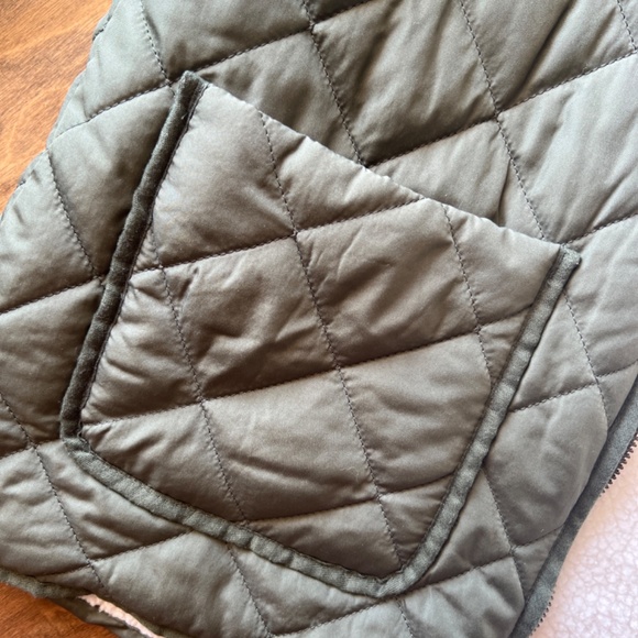 Quilted, Sherpa-Lined Coat w/Hood - Picture 4 of 7